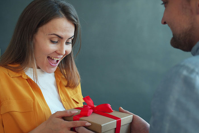 &ldquo;Coworker Gave Us Tickets To His Wife&rsquo;s Performance And Now We Have To Pay $360?!&rdquo;