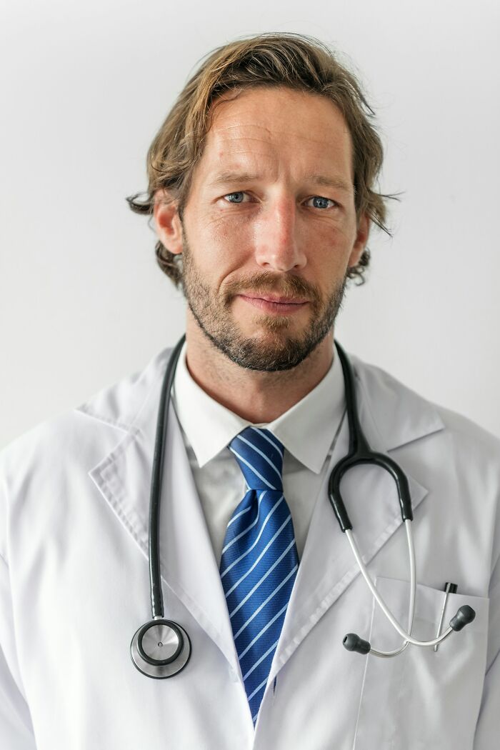 44 Everyday Acts Of Sexism So Normalized You Might Not Even Notice Them