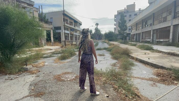 In Honor Of Spooky Season And My Questionable Travel Choices, I Went Solo To 3 Ghostly Resort Towns