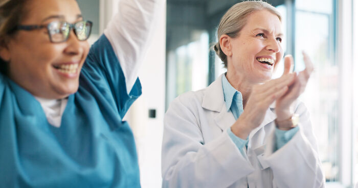 “The Hardest I’ve Tried To Not Laugh”: 30 ER Employees Share The Most Comical Moments Of Their Jobs