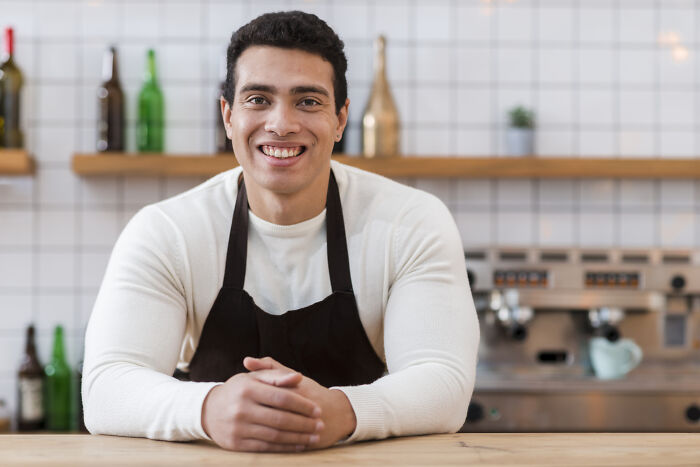 50 Of The Best And Worst Things Bilinguals Heard Someone Say When They Thought Nobody Would Understand Them