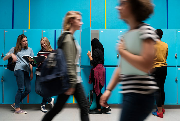 43 People Share What Happened To The Coolest Boys And Girls From Their School