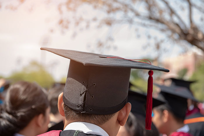 43 People Share What Happened To The Coolest Boys And Girls From Their School