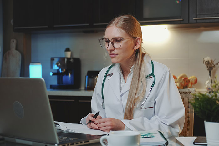 43 People Share What Happened To The Coolest Boys And Girls From Their School