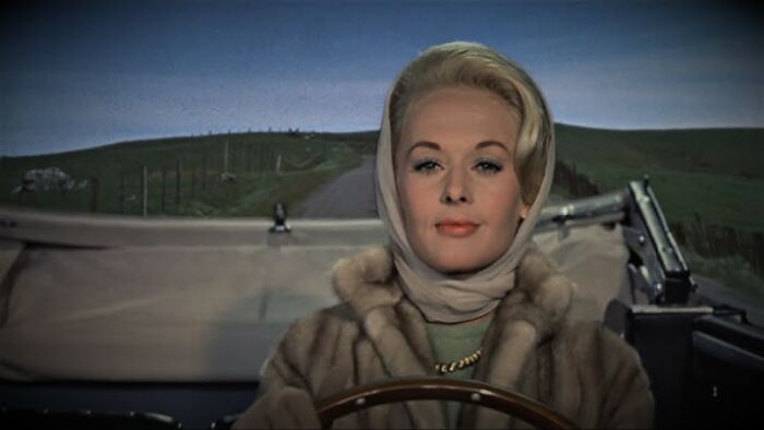 47 Times Movies Didn't Know How Women Work At All