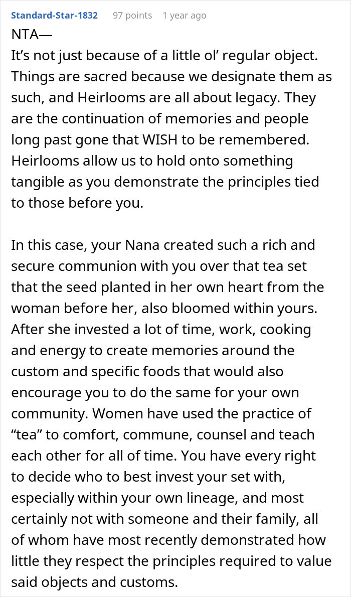 Screenshot of an online comment discussing the importance of heirloom tea sets and family legacy in a marriage conflict.