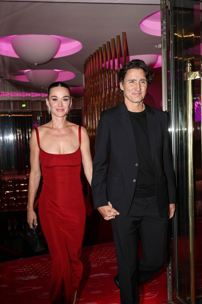 "Match Made In Space": Katy Perry And Justin Trudeau Make It Official With A Paris Birthday Date "Match Made In Space": Katy Perry And Justin Trudeau Make It Official With A Paris Birthday Date