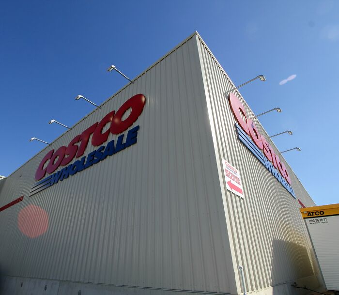 "What Is Wrong With People?": Footage Of Woman's Soda Refill Rampage Sparks All Sorts Of Reactions