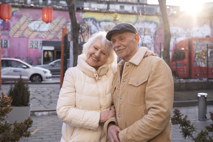 50 Of The Best And Worst Things Bilinguals Heard Someone Say When They Thought Nobody Would Understand Them