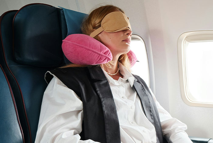Person Can&rsquo;t Believe Someone Defended This Mom With A Screaming Kid At The End Of An 8 Hour Flight