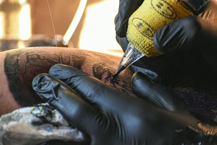 Tattoo Artists Are Sharing Their Biggest “Oops!” Moments, And These 39 Stories Take The Cake