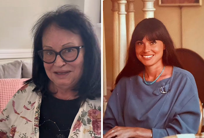 Madre mostrando foto de juventud sorprendente junto a imagen actual sonriendo con ropa casual en interior hogar.