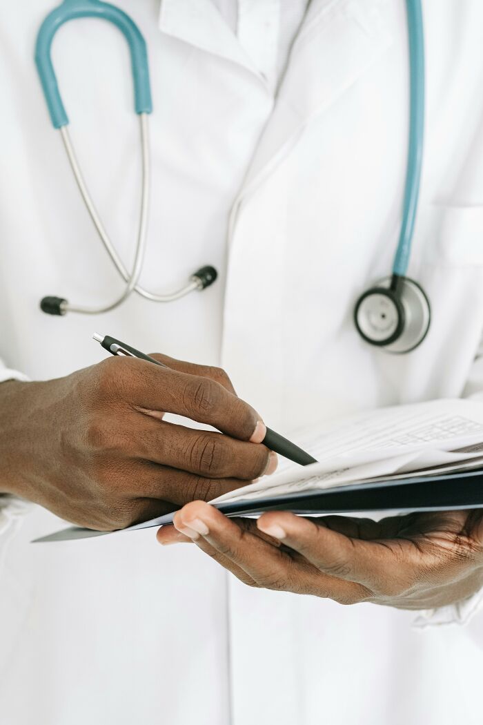 "Creepiest Thing I've Seen": 43 Doctors Share The Worst Things They've Witnessed On The Job