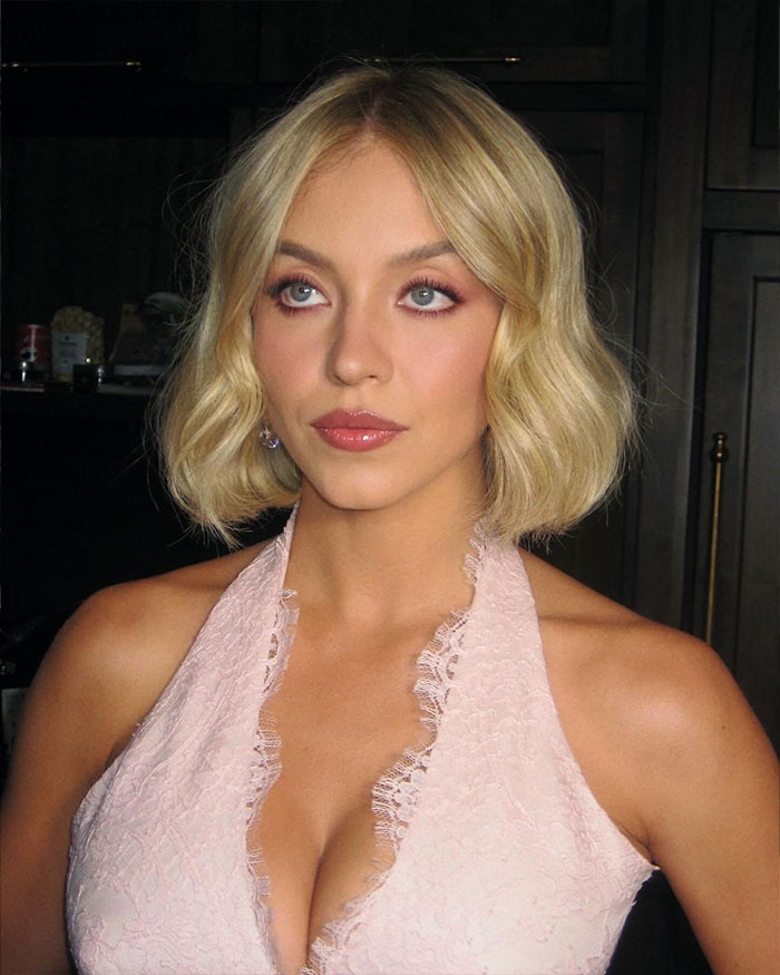 Sydney Sweeney Divides Fans With Her World Series Game 4 Intro: &ldquo;Who Invited You?&rdquo;