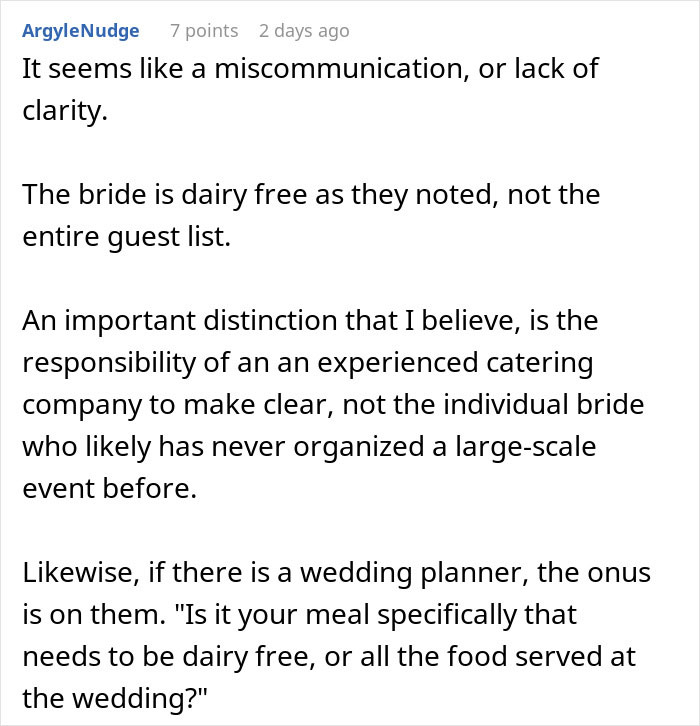 Comment discussing wedding vendors' miscommunication causing bride's allergy issues and no cupcakes at event