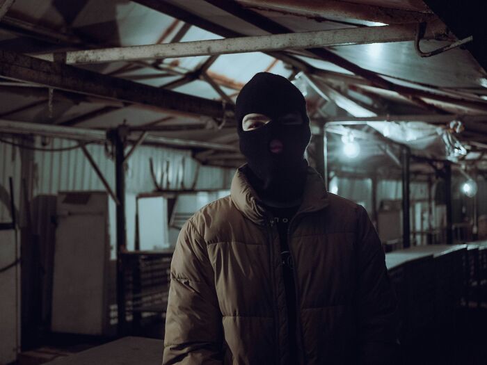 “Most Burglars Are Not Exactly Intelligent”: 47 Ways You Can Outsmart Burglars And Protect Your Home