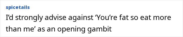 Forum comment text discussing advice on a bill splitting situation and accusations of fat-shaming friends.