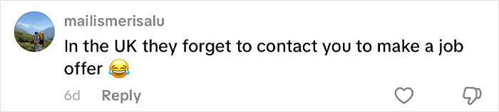 Screenshot of a social media comment discussing job offer experiences, related to woman sharing gifts from job interviews in Korea.