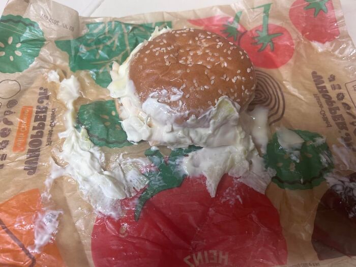 44 Hilarious “My Steak Is Too Juicy And My Lobster Is Too Buttery” Moments People Actually Complained About