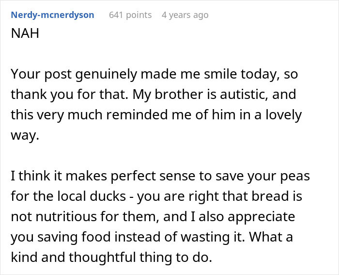 User shares experience picking at food during dinner with mom’s boss, wondering if it ruined everything. User shares experience picking at food during dinner with mom’s boss, wondering if it ruined everything.