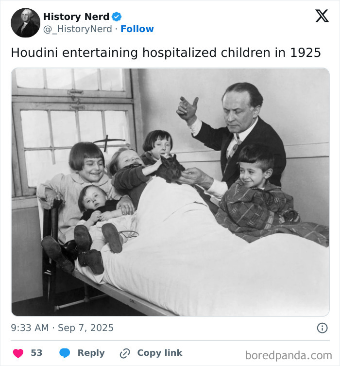 Houdini entertaining hospitalized children in 1925, a rare and powerful photo exploring history from our past.