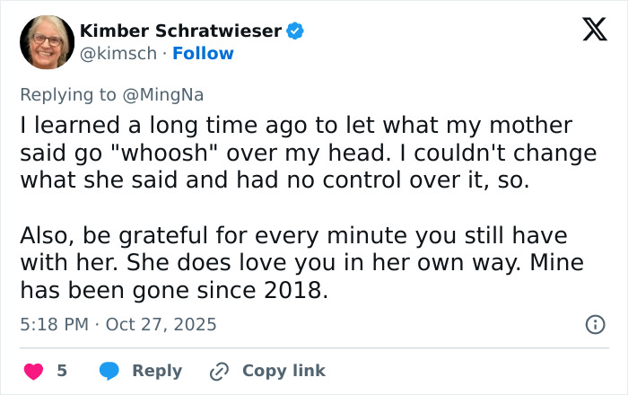 Tweet reply discussing the impact of a mother&rsquo;s insults and reflecting on gratitude, related to actress Ming-Na Wen.