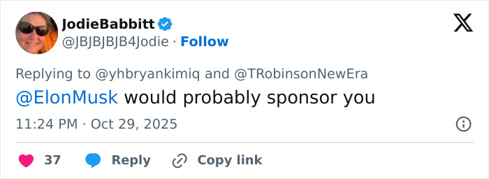 Screenshot of a Twitter reply mocking the world&rsquo;s smartest man from South Korea seeking US asylum for dumb reasons.