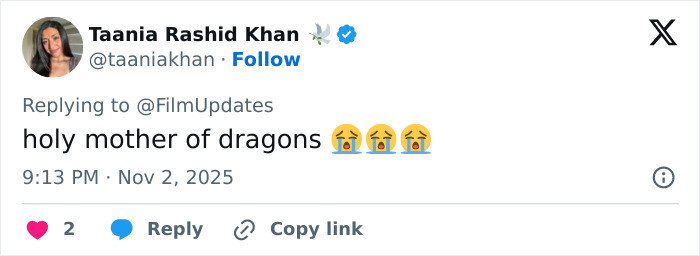 Social media reaction to Emilia Clarke&rsquo;s latest appearance discussing same surgeries and Hollywood face trends.