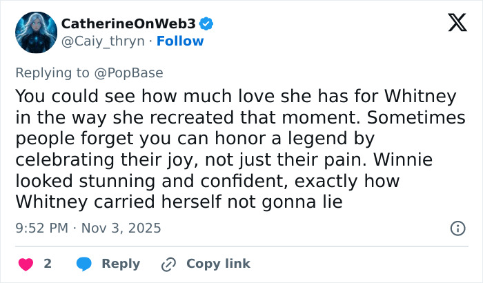 Alt text: Screenshot of a tweet defending Winnie Harlow&rsquo;s Whitney Houston Halloween look amid backlash and controversy.