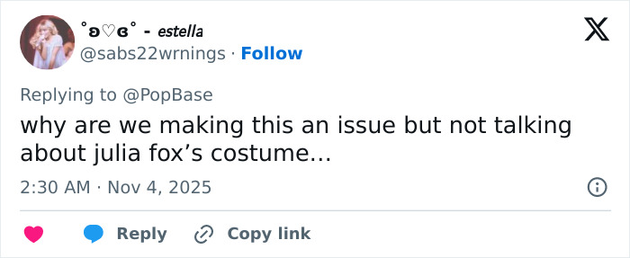 Tweet discussing the backlash over Winnie Harlow's Halloween look and comparing it to Julia Fox's costume.