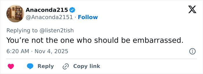 Tweet from user Anaconda215 responding to another user, discussing gym removal over confrontation in ladies&rsquo; room.