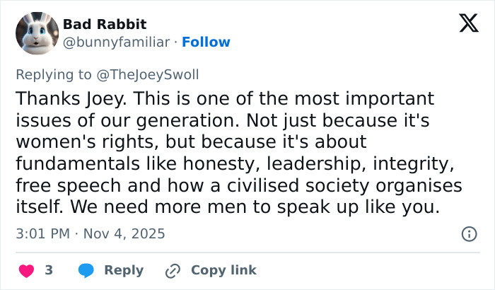 Tweet reply praising Joey Swoll on Gold's Gym trans locker controversy, highlighting honesty and leadership values. Tweet reply praising Joey Swoll on Gold's Gym trans locker controversy, highlighting honesty and leadership values.