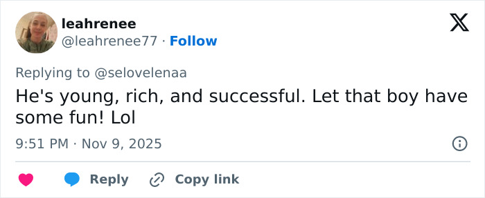 Justin Bieber wearing sunglasses and a hoodie, with fans expressing concern about something on his c****h. Justin Bieber wearing sunglasses and a hoodie, with fans expressing concern about something on his c****h.