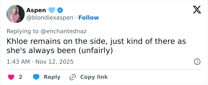 Screenshot of a tweet discussing Kris Jenner's family photo and the debate about her least favorite family member.