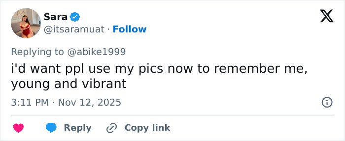 Tweet from Sara discussing using pictures to remember youth, related to Audrey Hepburn aging reactions online.