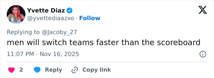 Tweet from Yvette Diaz replying about fans switching teams faster than the scoreboard during Georgia-Texas game viral moment.