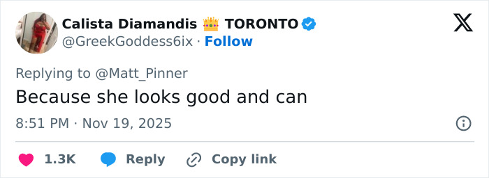 Tweet screenshot showing a user replying about Jennifer Lopez looking good amid criticism of her daring stage outfit. Tweet screenshot showing a user replying about Jennifer Lopez looking good amid criticism of her daring stage outfit.