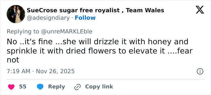 Tweet discussing Meghan Markle Thanksgiving turkey faux pas, mentioning honey drizzle and dried flowers as remedies.