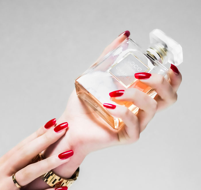 “Always Play Along”: 40 Women Reveal The Strict Rules Of Girl Code That They’ll Never Break 