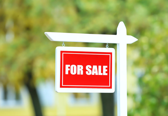 “Could Not Wear Camouflage Clothing”: 44 Of The Most Outrageous HOA Rules People Have Endured