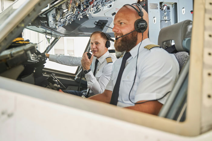 34 Pilots Share The Scariest Moments They Survived While Passengers Stayed Blissfully Unaware