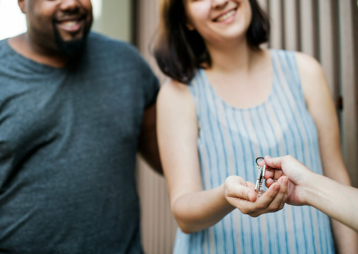 “Could Not Wear Camouflage Clothing”: 44 Of The Most Outrageous HOA Rules People Have Endured