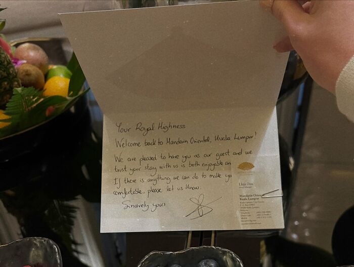 Handwritten welcome note addressed to a royal guest at Mandarin Oriental Kuala Lumpur in Malaysia.