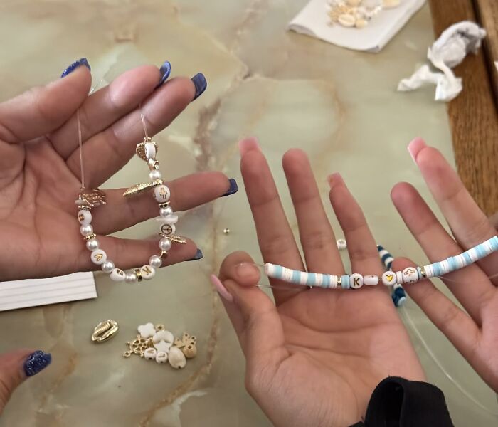  It's Time For Your Friend Group To Get Summer Camp Serious With This Friendship Bracelet Making Kit 