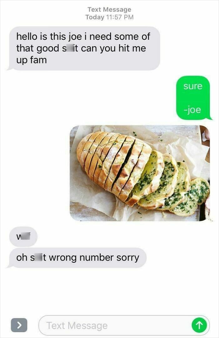 Funny wrong number text conversation with a person jokingly sending garlic bread instead of what was requested.