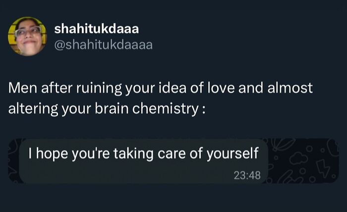 Screenshot of a savage woman’s tweet roasting men online after they ruin your idea of love with a harsh message.