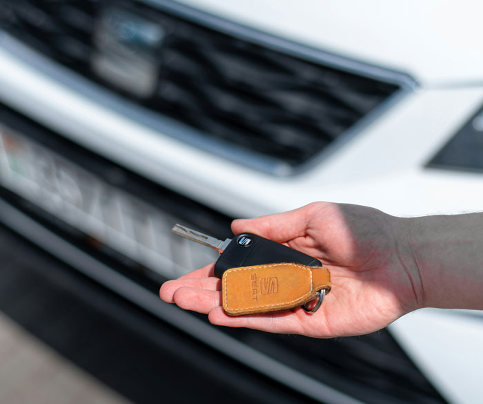 “What’s The Most Ungrateful Thing You’ve Seen Someone Do?” (40 Answers)