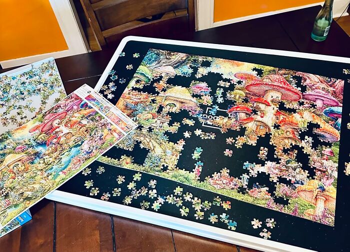  Your Friend Can Finally Hang Out With A Bunch Of Fun-Gis Thanks To This Merry Mushroom Jigsaw Puzzle 
