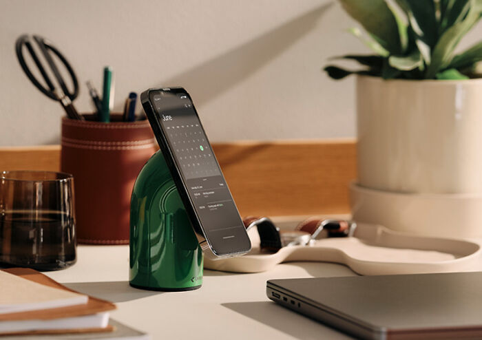 Unisynk Stand2 Magnetic Wireless Charger By Unisynk Ab _ Carl&carl