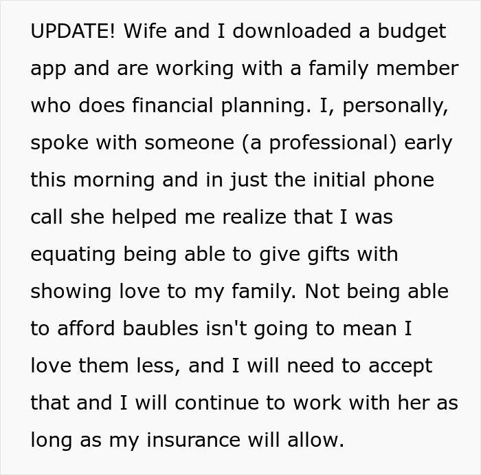 Text update from father working on financial planning, realizing love isn&rsquo;t tied to affording Christmas gifts or baubles.